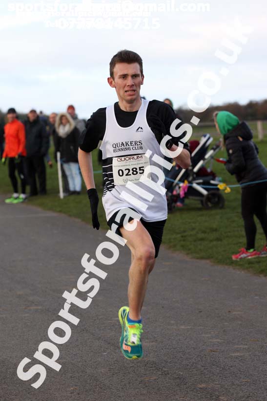 Senior mens and womens Heaton Harriers Memorial 10k Road Race, Newcastle. Photo:  David T. Hewitson/Sports for All Pics